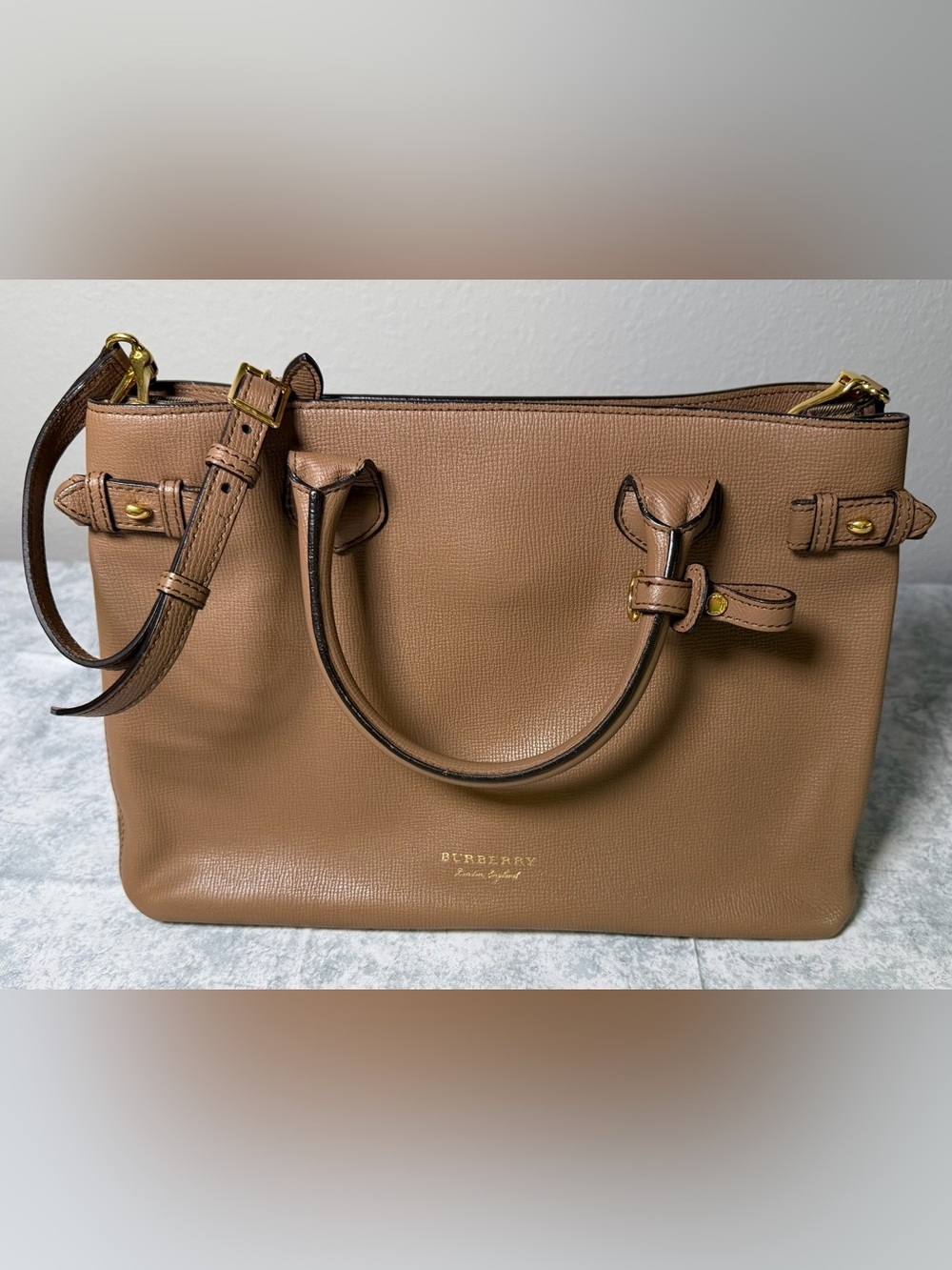 Burberry banner tote bag